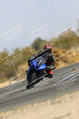 media/Jan-14-2024-SoCal Trackdays (Sun) [[2e55ec21a6]]/Turn 2 (1025am)/